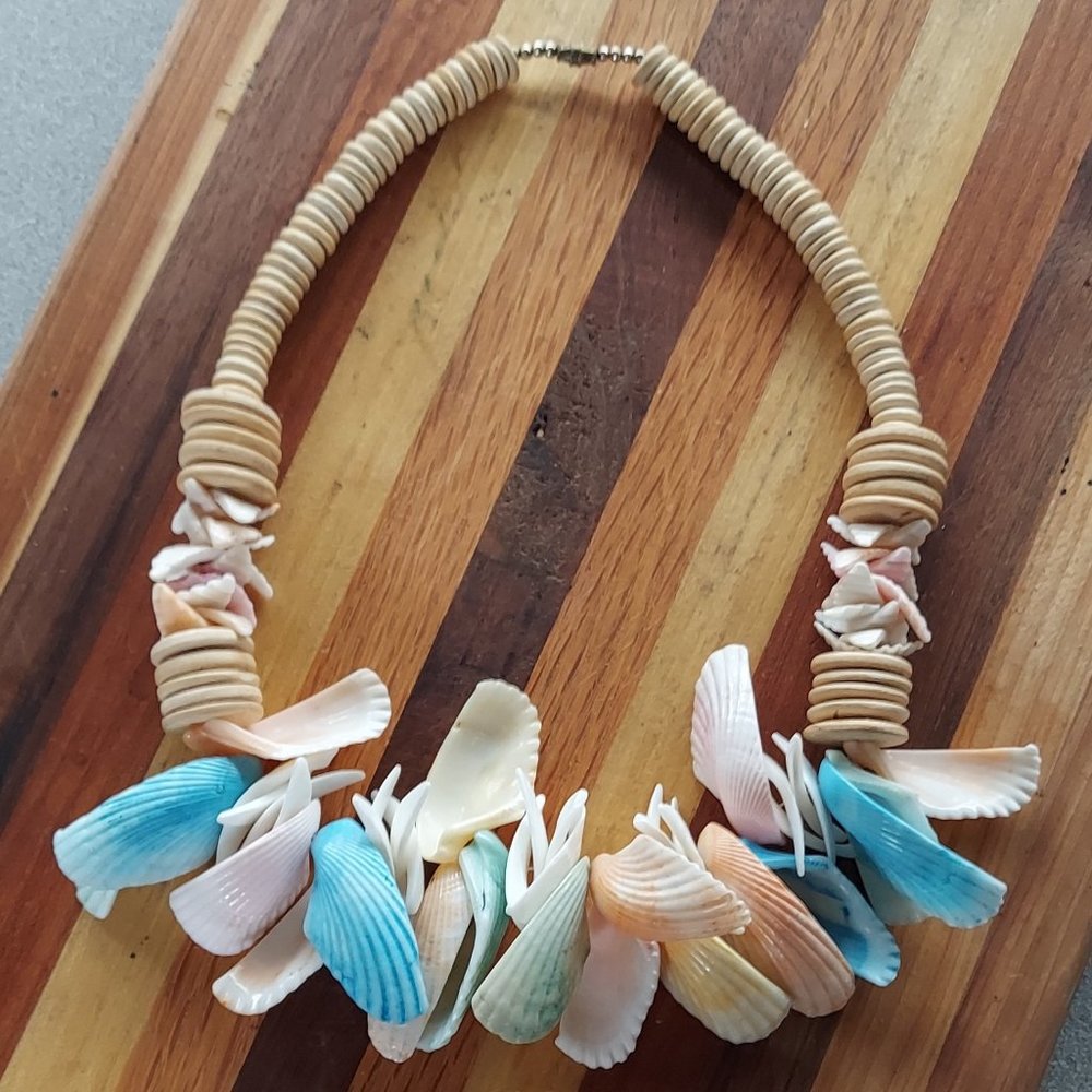 Mermaid Melody Dyed Blue & Green Sea Shell Wood Grommets Necklace w/ Screw Clasp